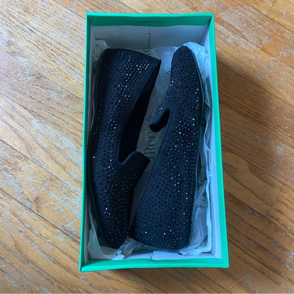 ❌SOLD❌EUC Hanuko Suede Rhinestone Slip-Ons Women Sz 9.5 - Picture 4 of 6